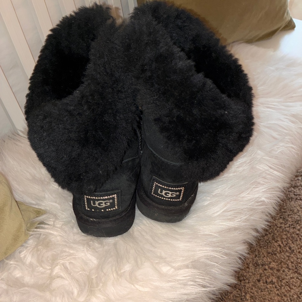 UGG Black Bailey Button Crystal Bling Boots Sz 7
Preowned